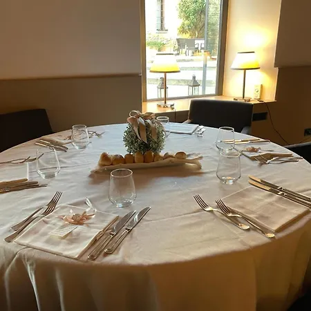 Lear • Dining Club Ξενοδοχείο *