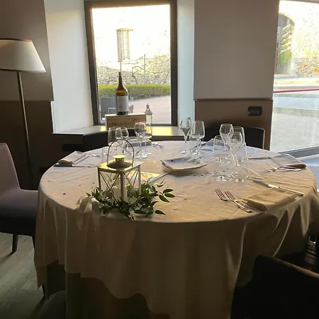 Lear • Dining Club Ξενοδοχείο *