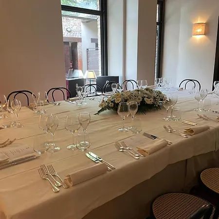 Lear • Dining Club Hotel