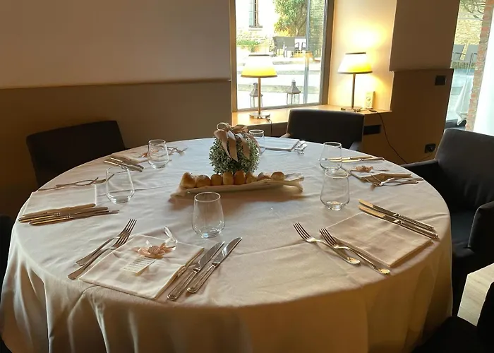 Lear • Dining Club Hotel *