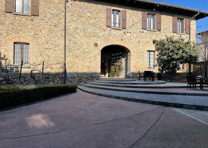 Lear • Dining Club