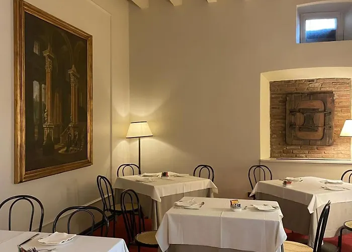 Hotel Lear • Dining Club *